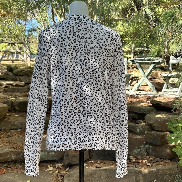 Ann Taylor Leopard long sleeve Cardigan medium - Picture 4 of 8